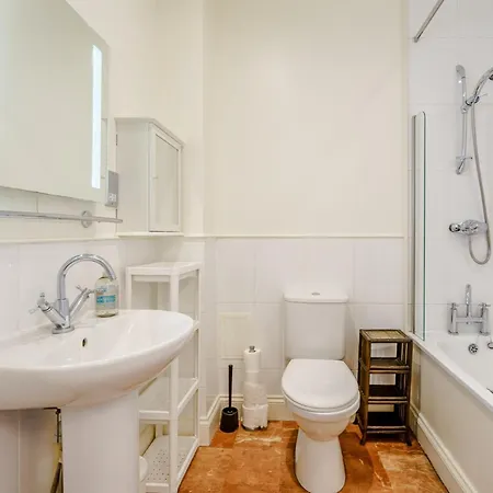 3 Bed In 79008 아파트