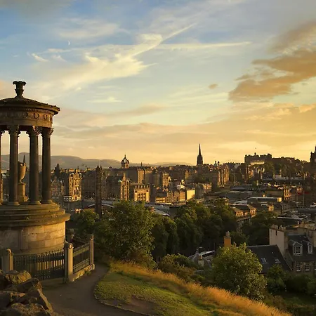 Apartment 3 Bed In 79008 Edinburgh