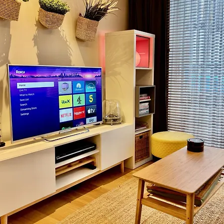 Modern Tranquil Retreat - Warm With Fast Links To Centre Apartment *