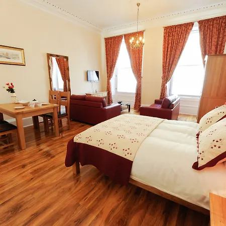 Апарт-отель Edinburgh City Suites 4*