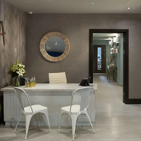 Hotel Village 4*