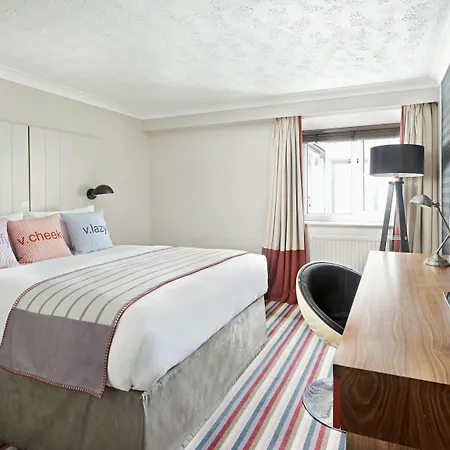 Village 4* Edinburgh