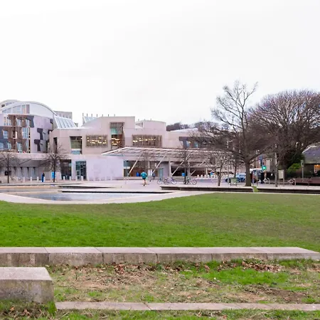 Centre Hamza إدنبرة