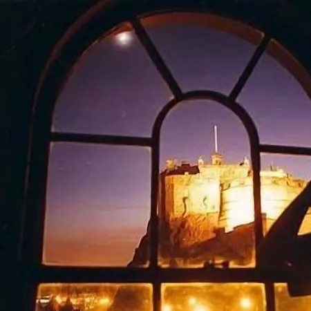 Castle Rock - Adults Only Hostel