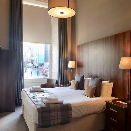 Hotel 28 York Place 3*