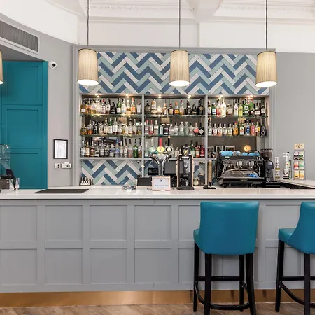 28 York Place 3*