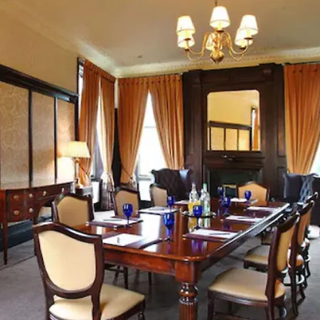 The Parliament House 3*