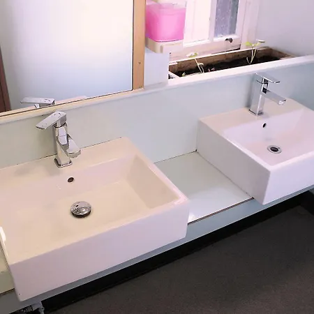 High Street - Over 18s Only, Backpackers Atmosphere (adults Only) ホステル