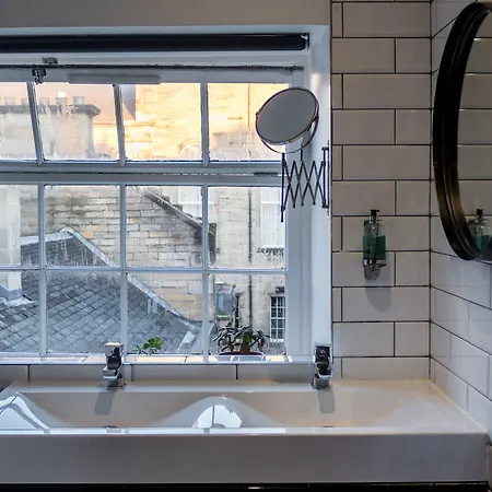 Code - The Loft, Edimburgo