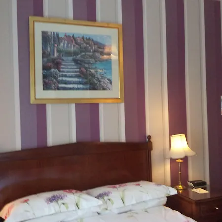 Acer Guest house Edinburgh