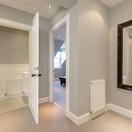 Destiny Scotland - Q-residence * Edimburgo
