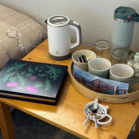 Oda ve Kahvaltı From Edinburgh