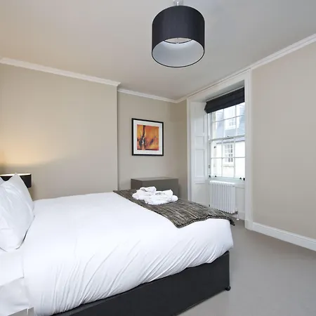 Destiny Scotland - Hill Street * אדינבורו