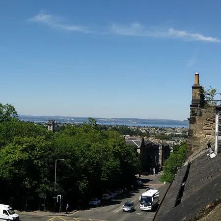 The Spires Serviced * Edinburgh