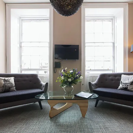 The Spires Serviced * Edinburgh