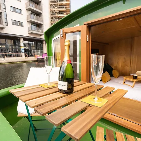 - Houseboats 船屋
