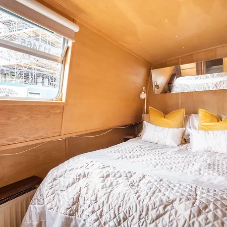 Úszó hotel - Houseboats 4*