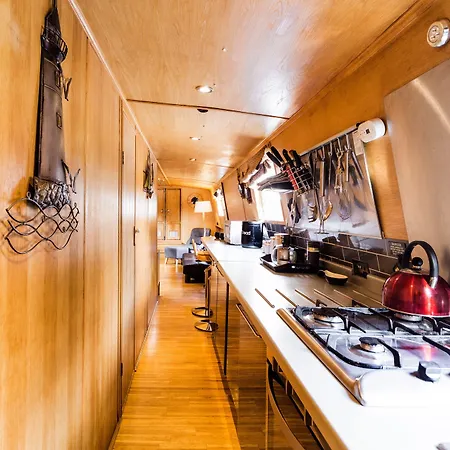 - Houseboats 보트호텔 에든버러