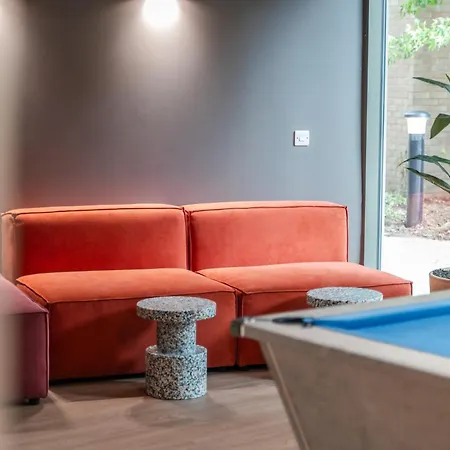 Destiny Student - Burnet Point Hotel *