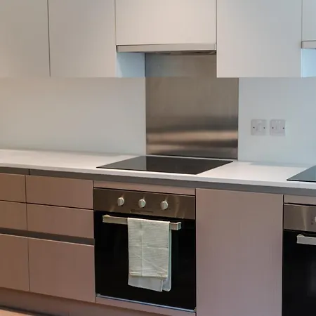 Destiny Student - Burnet Point Hotel Edinburgh