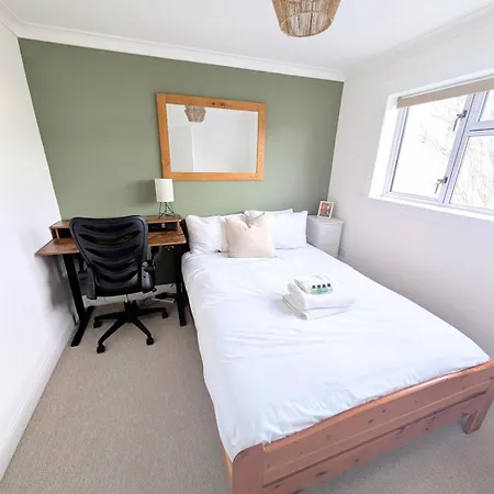 بيت للعطل Newly Refurbished 3 Bed House With 2-sided Wood Burner And Garden In *