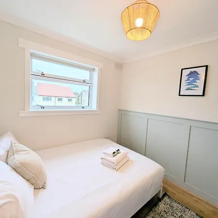 بيت للعطل Newly Refurbished 3 Bed House With 2-sided Wood Burner And Garden In إدنبرة