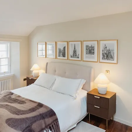 Charming Mews With Secure Parking Apartamento *