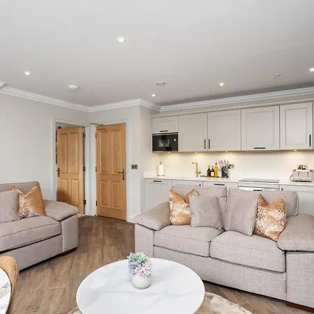 Prime Luxury 3 Bed Lejlighed *