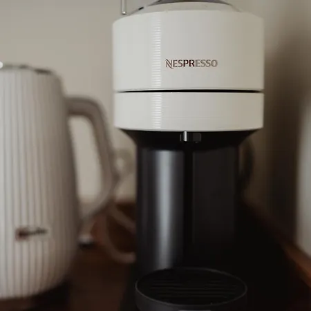 Charming Mews With Secure Parking Lejlighed *