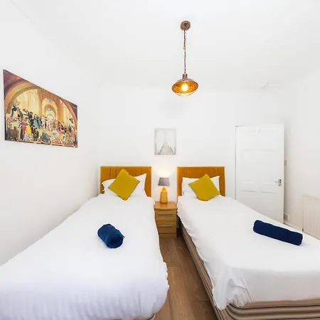 Lovely By Meadows 6 Appartement