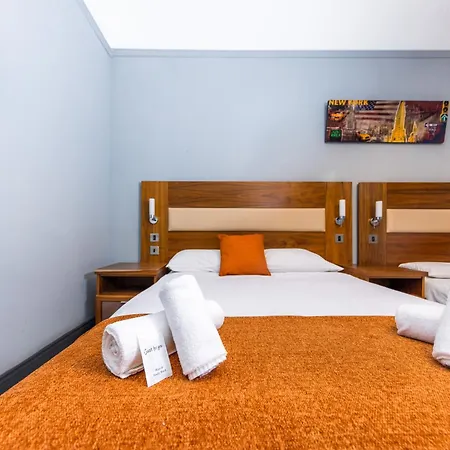 Stylish By Calton Hill Apartment *