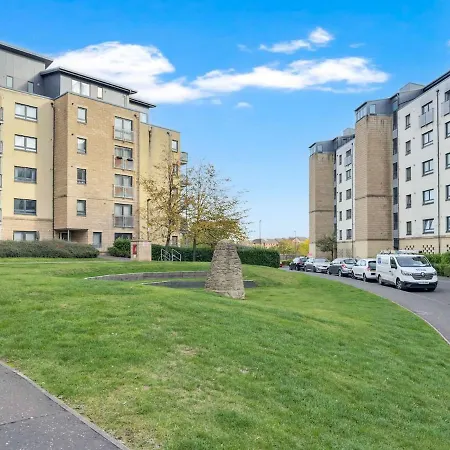 Hawkhill Lookout - Arthur's Seat View Edinburgh