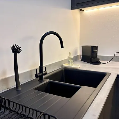 Stylish 1 Bed Centre