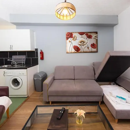 Lovely By Meadows 6 Appartement