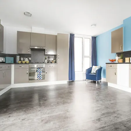 Destiny Student - Holyrood Apartmán *