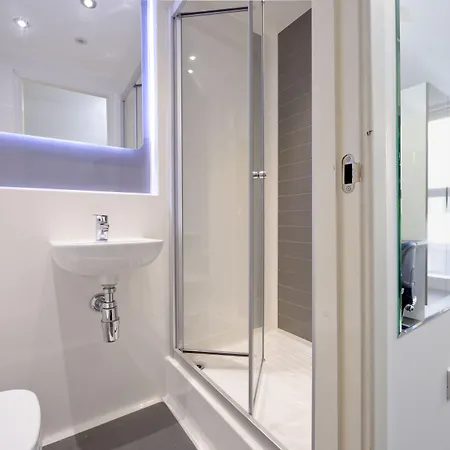 Destiny Student - Holyrood