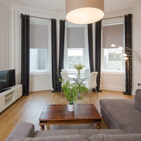 Castle Apartmanhotel 4*