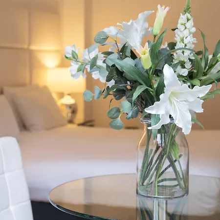 Castle Aparthotel 4*