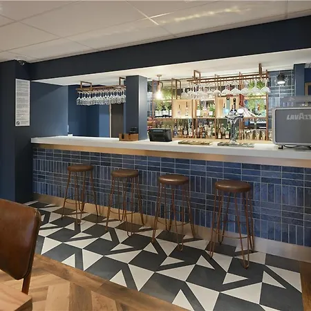 Отель Travelodge Cameron Toll