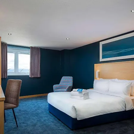 Отель Travelodge Dreghorn 3*
