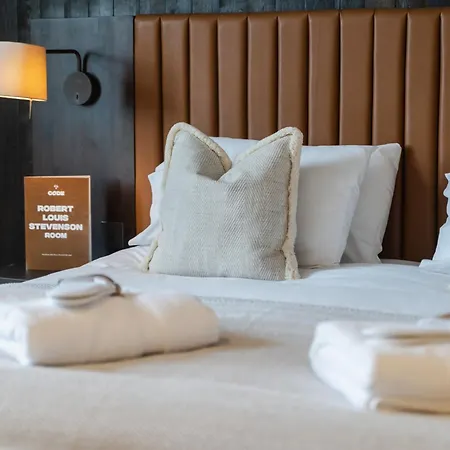 Code - The Court, Auberge de jeunesse *