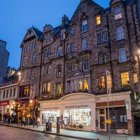High Street At The Heart Of The Royal Mile * エディンバラ