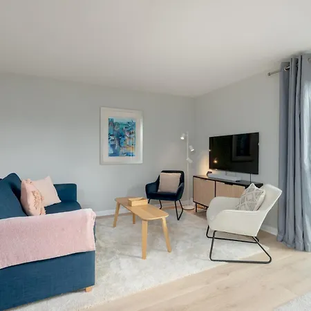 Pass The Keys Spacious Bright Modern Flat