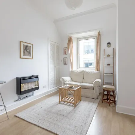 Cosy Flat Near Castle Apartment *