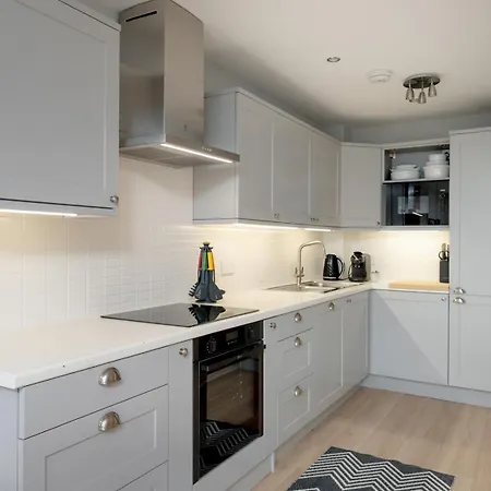 Pass The Keys Spacious Bright Modern Flat * אדינבורו