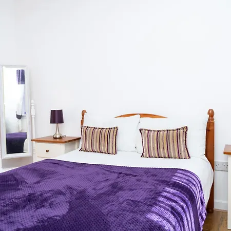 Apartament Airport Home, Free Parking, Sleeps 6, Near *