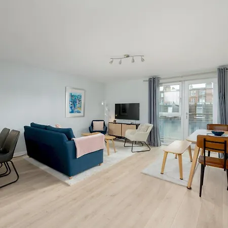 Pass The Keys Spacious Bright Modern Flat אדינבורו