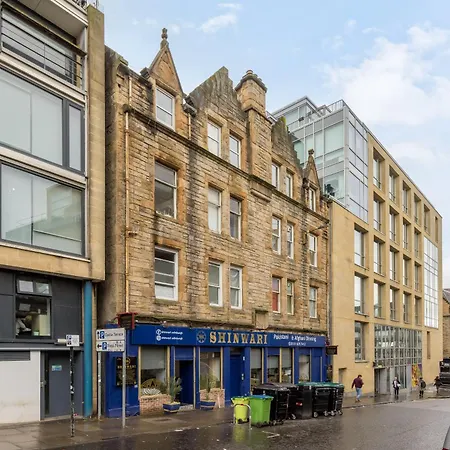 Cosy Flat Near Castle Apartment