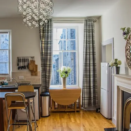 Apartment High Street At The Heart Of The Royal Mile