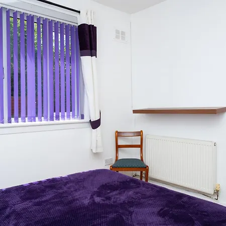 Airport Home, Free Parking, Sleeps 6, Near